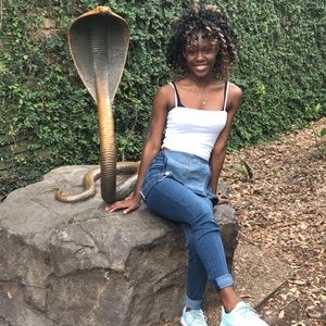 Meet your Posher, Dominique